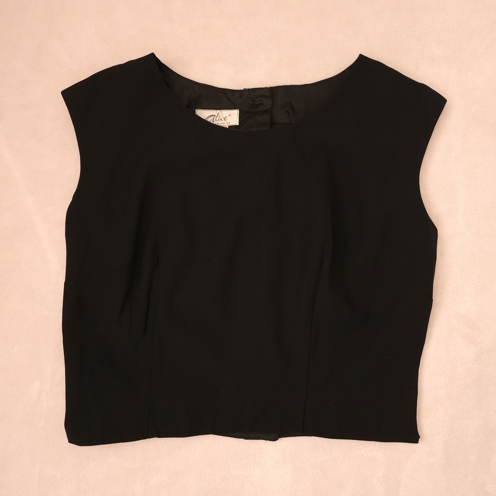 Vintage Alice of California Black Sleeveless Cropped Back Button Top